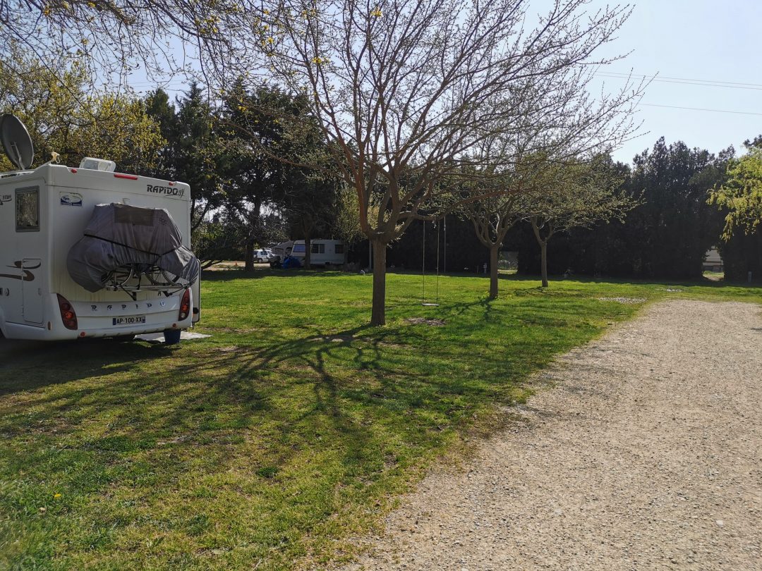 terrain camping car salon de provence